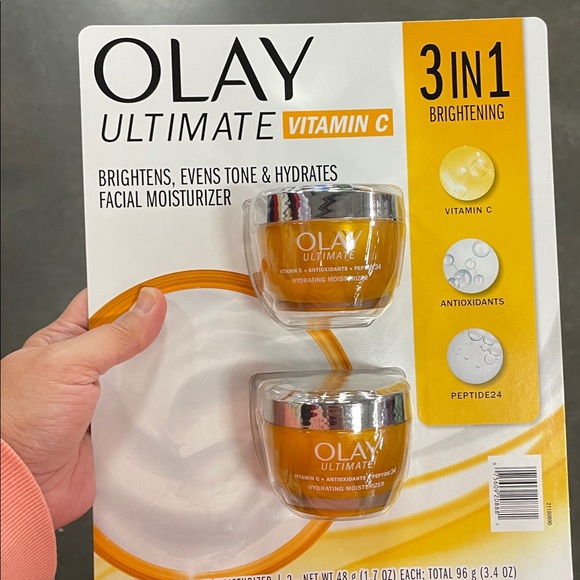 OLAY Ultimate 3 in 1 Vitamin C Moisturizer 2 Pack
